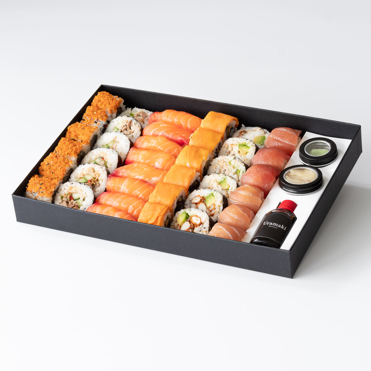 洋書　sushi & sashimi Mixed Sushi Case A4 box- 38 pieces – Uramaki Sushi